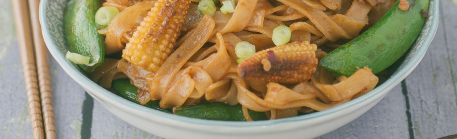 Nouilles de riz aux mini-légumes et sauce au gingembre