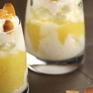 Triflemousse glacee met kokosnoot en ananas