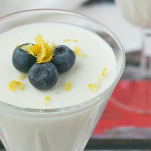 Luchtige citroen-yoghurtmousse